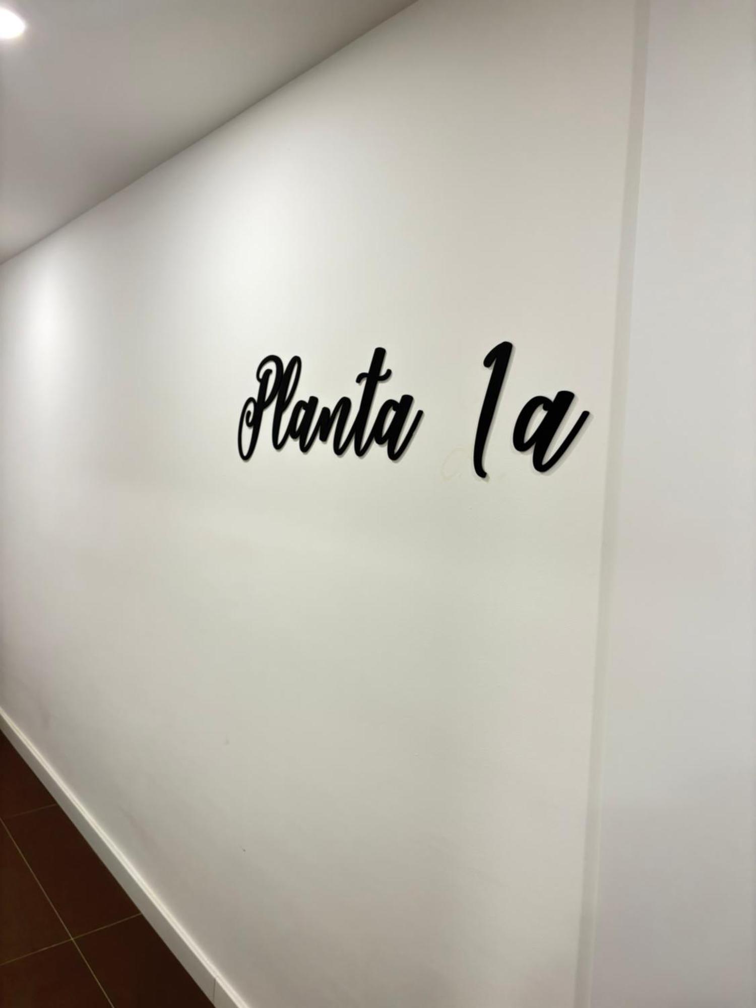 Reusia Apartaments Buitenkant foto